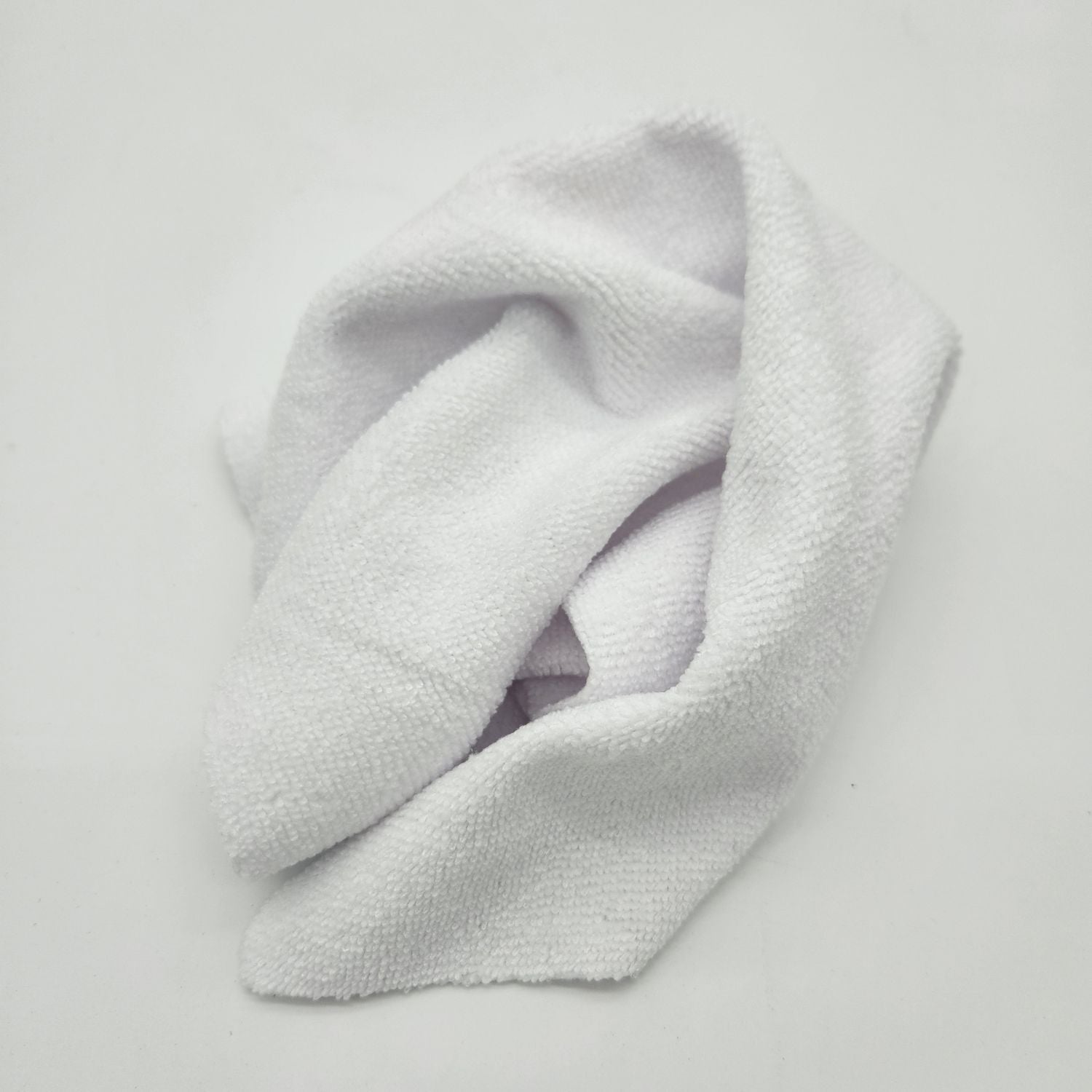 High Teck 1625 White Microfiber Towel, 16in x 16in, Box of 25